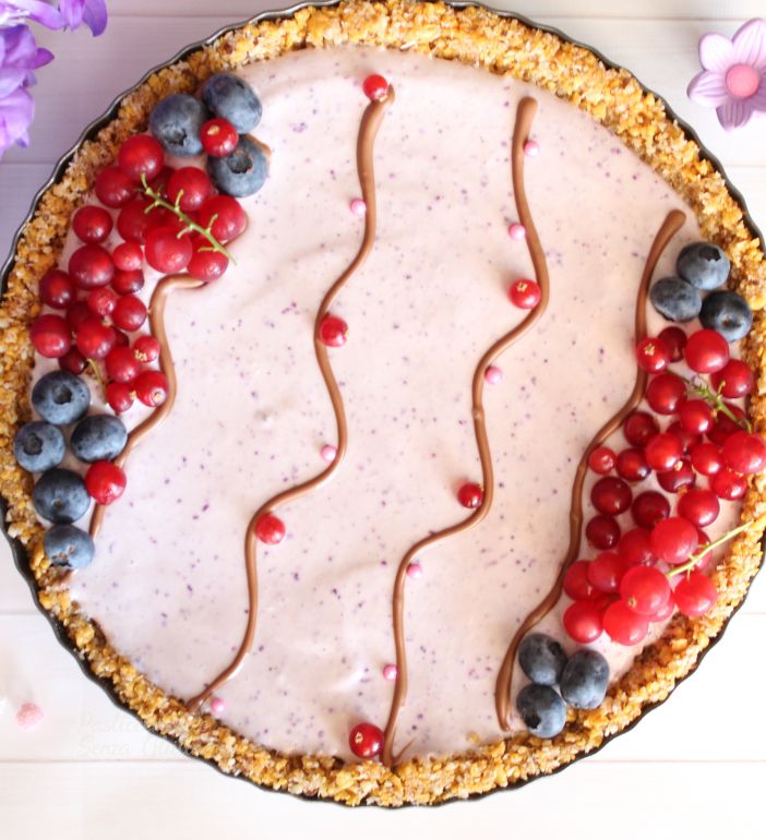 Crostata muesli senza cottura con yogurt e mirtilli senza glutine e senza lattosio-def