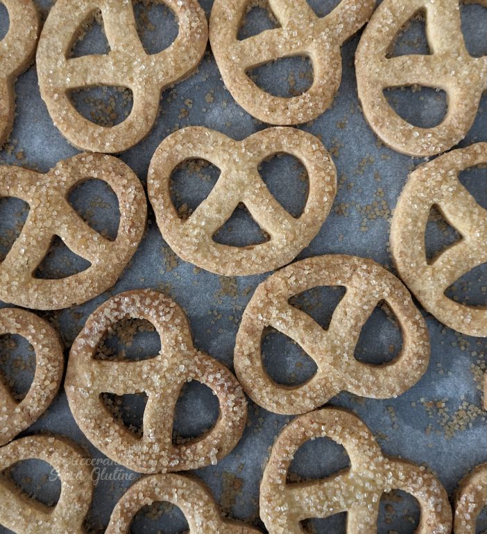 Biscotti danesi al burro con cannella e farina di quinoa senza glutine e senza lattosio