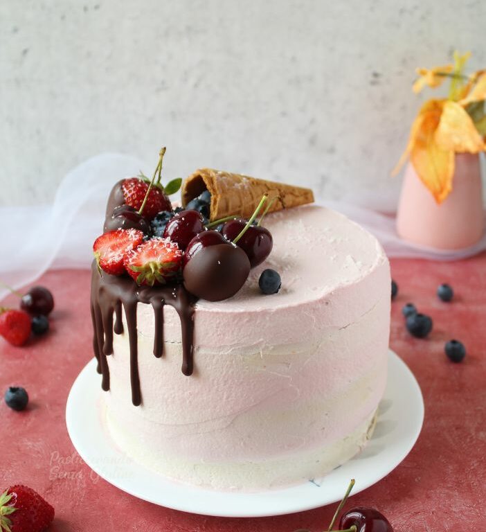 Torta soffice al cocco e crema pasticcera alle ciliegie senza glutine